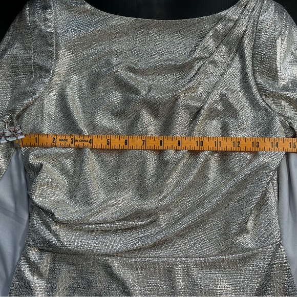 ADRIANNA PAPELL SILVER METALLIC COWL CAPE BLOUSE DRAPED BACK SIZE 4 ZIPPER BACK - Picture 5 of 16
